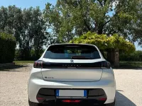 Usata Peugeot e-208 Allure 56 kW (77 CV) 2021 Bianco Utilitaria