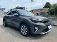 Usado Kia Stonic Style 82 CV (60 kW) 2023 Gris SUV