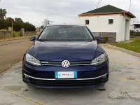 Usata VW Golf VII Highline 110 CV (80 kW) 2017 Blu Utilitaria