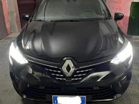 Käytetty Renault Clio V 140 HP (102 kW) 2021 Musta Viistoperä