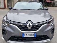 Usata Renault Captur RS Line 101 CV (74 kW) 2023 Grigio SUV