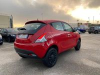 Usata Lancia Ypsilon Silver 69 CV (50 kW) 2022 Rosso Utilitaria