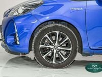 Usata Toyota Yaris Hybrid Active 73 CV (53 kW) 2019 Blu Berlina