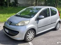 Usata Peugeot 107 68 CV (50 kW) 2008 Grigio Utilitaria