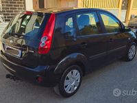 Usata Ford Fiesta 68 CV (50 kW) 2007 Nero Utilitaria