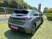 Usata Peugeot 208 Allure 101 CV (74 kW) 2021 Grigio Utilitaria