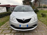 Usata Lancia Ypsilon Gold 69 CV (50 kW) 2017 Grigio Utilitaria