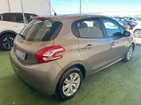 Usata Peugeot 208 82 CV (60 kW) 2013 Oro Utilitaria