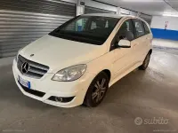 Usata Mercedes B180 Executive 116 CV (85 kW) 2011 Bianco Utilitaria