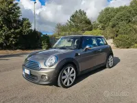 Usata Mini Cooper 122 CV (89 kW) 2012 Marrone Utilitaria