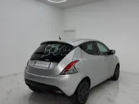 Usata Lancia Ypsilon Silver 85 CV (62 kW) 2014 Argento Utilitaria