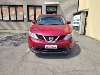 Usata Nissan Qashqai Tekna 110 CV (80 kW) 2017 Rosso scarlatto metallizzato SUV