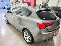 Usata Alfa Romeo Giulietta Distinctive 120 CV (88 kW) 2016 Grigio Utilitaria