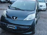Usata Peugeot 107 68 CV (50 kW) 2008 Grigio Utilitaria