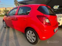 Usata Opel Corsa 75 CV (55 kW) 2009 Rosso Utilitaria