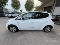 Usata Kia Venga Active 90 CV (66 kW) 2015 Bianco Utilitaria