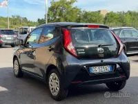 Usata Toyota Aygo Connect Style 72 CV (52 kW) 2021 Grigio Utilitaria