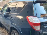 Second-hand Toyota RAV4 150 CP (110 kW) 2011 Negru SUV
