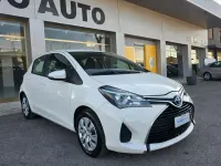 Usata Toyota Yaris Hybrid Active 73 CV (53 kW) 2017 Bianco Berlina