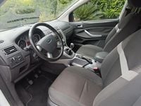 Usata Ford Kuga 140 CV (102 kW) 2012 Bianco SUV