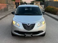 Usata Lancia Ypsilon 69 CV (50 kW) 2015 Argento Utilitaria