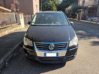 Käytetty VW Touran Highline 140 HP (102 kW) 2007 Musta Tila-auto
