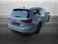Usata VW Passat Executive 200 CV (147 kW) 2023 Grigio pastello Station wagon