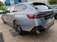 Usata BMW 540 M Sport 303 CV (222 kW) 2025 Frozen pure grey metallic Station wagon
