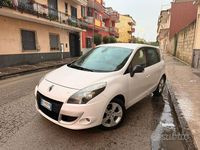Usata Renault Scénic III 110 CV (80 kW) 2010 Bianco Monovolume