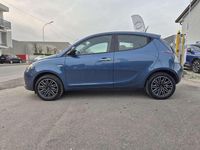 Usata Lancia Ypsilon Gold 69 CV (50 kW) 2023 Blu/azzurro Utilitaria
