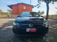 Usata VW Golf VIII Life 116 CV (85 kW) 2022 Blu Station wagon
