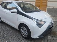 Usata Toyota Aygo X-wave 72 CV (52 kW) 2020 Bianco Utilitaria