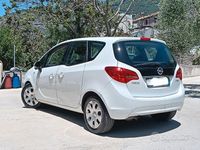 Usata Opel Meriva 95 CV (69 kW) 2011 Bianco Monovolume