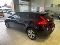 Usata Volvo V40 Momentum 115 CV (84 kW) 2015 Nero Berlina
