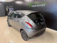 Usata Lancia Ypsilon Silver 69 CV (50 kW) 2022 Grigio pietra metallizzato Utilitaria