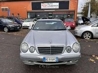 Usata Mercedes E200 Elegance 186 CV (136 kW) 2000 Grigio Berlina