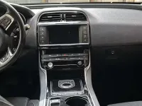 Usata Jaguar XE 200 CV (147 kW) 2017 Verde Berlina