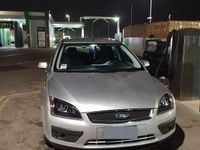 Begagnad Ford Focus 109 HK (80 kW) 2005 Grå Sedan