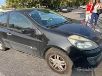 Usata Renault Clio II Dynamique 68 CV (50 kW) 2005 Nero Utilitaria
