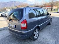 Usata Opel Zafira 101 CV (74 kW) 2005 Grigio Monovolume