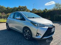 Usata Toyota Yaris Hybrid 73 CV (53 kW) 2019 Grigio Utilitaria
