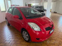Usata Toyota Yaris 69 CV (50 kW) 2007 Rosso Utilitaria