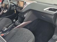 Usata Peugeot 2008 Active 82 CV (60 kW) 2015 Bianco SUV