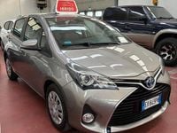 Usata Toyota Yaris Hybrid Style 74 CV (54 kW) 2014 Grigio Berlina