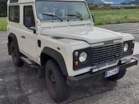 Usata Land Rover Defender 122 CV (89 kW) 2002 Bianco Station wagon
