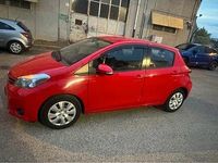 Usata Toyota Yaris 69 CV (50 kW) 2013 Rosso Utilitaria