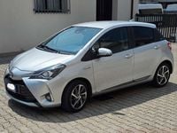 Usata Toyota Yaris Hybrid Active 73 CV (53 kW) 2019 Argento Berlina