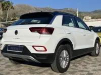 Usata VW T-Roc Life 116 CV (85 kW) 2023 Nero SUV