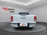 Nuova Toyota HiLux Lounge 204 CV (150 kW) 2026 Super white Pick-up