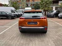 Usata Peugeot e-2008 Active 100 kW (136 CV) 2022 Arancione SUV